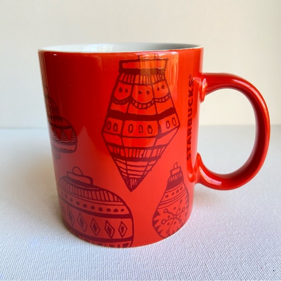 Starbucks 2015 Christmas holiday coffee and tea mug with red ornaments 12 oz - Picture 1 of 7